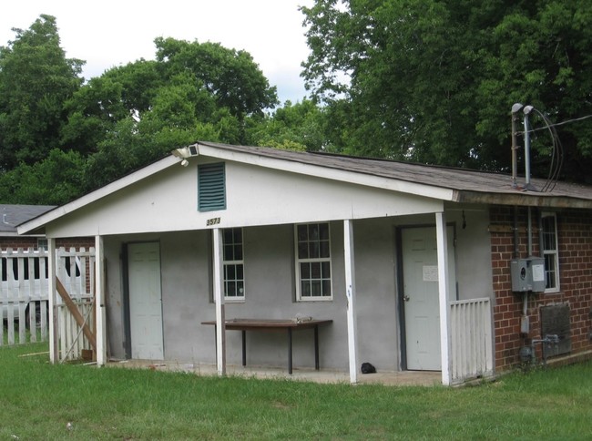 Primary Photo - 3561-3569 Thorpe St