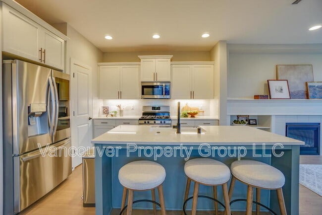 Building Photo - 11025 NE 137th Ave