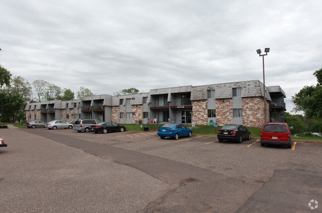 Building Photo - Lake Mallalieu Apartments