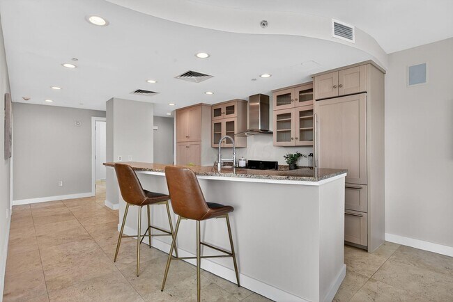 Building Photo - 1 Miranova Pl