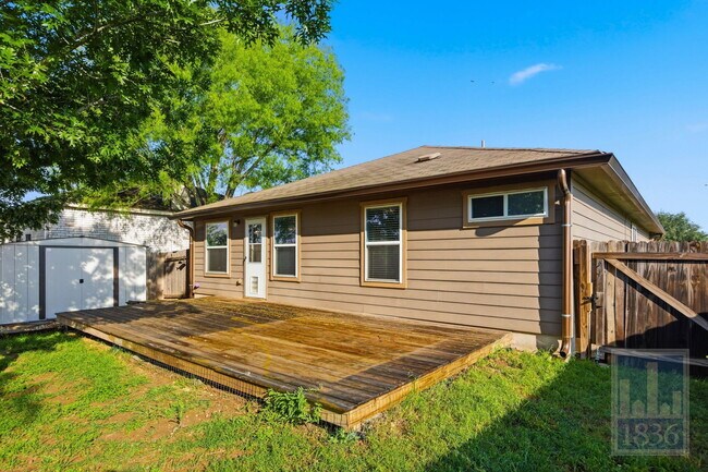 Building Photo - 432 Thunderstorm Ave