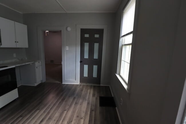 Building Photo - One Bedroom LOWER Duplex