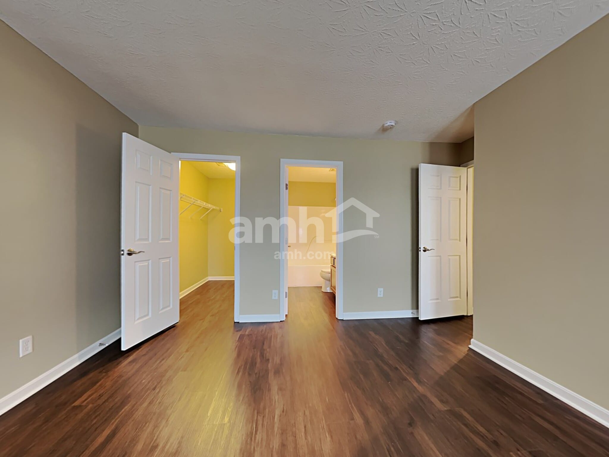 Building Photo - 6580 Riverview Ave