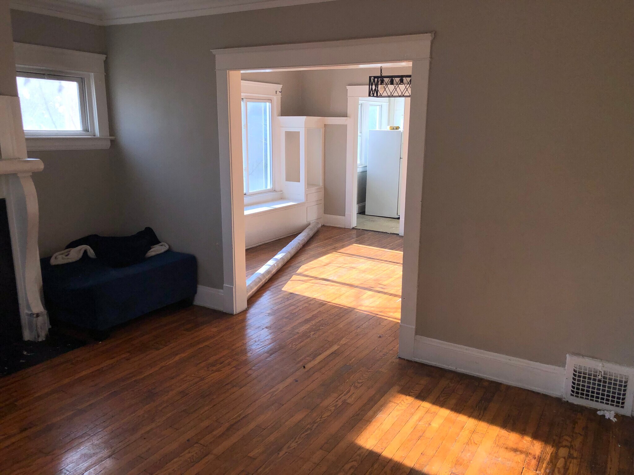 Building Photo - 1830 Mannering Rd