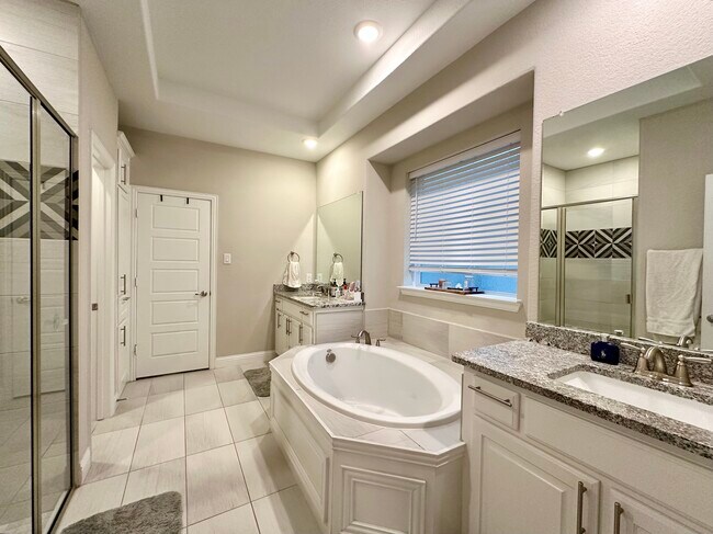 Building Photo - 7016 Elk Springs Dr