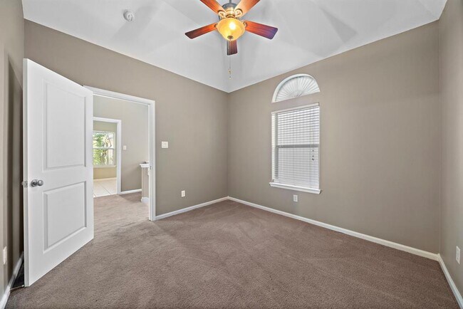 Building Photo - 1112 Birdsall St
