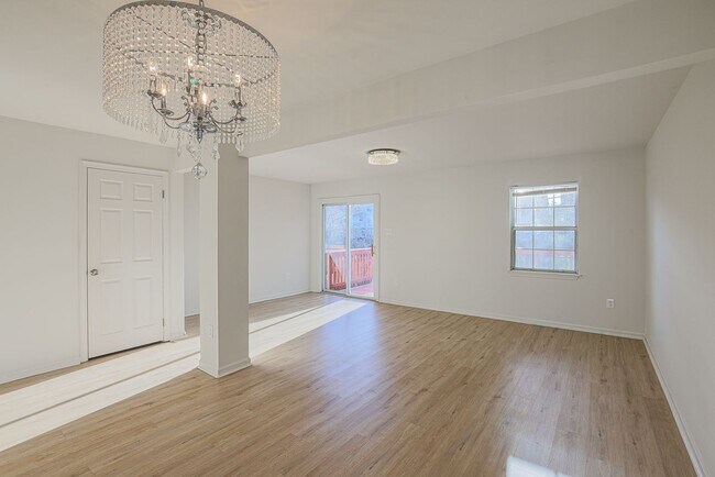 Building Photo - 3342 Garrison Cir