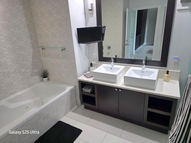 Building Photo - 5300 NW 87th Ave