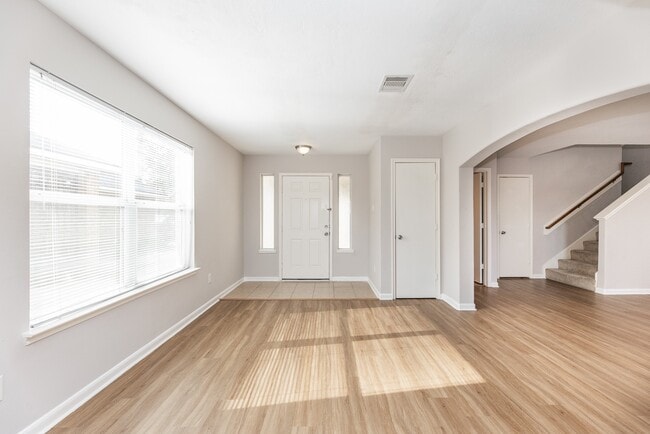 Building Photo - 1006 Vernage Rd