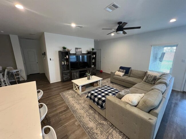Building Photo - 5017 Almond Ter Dr