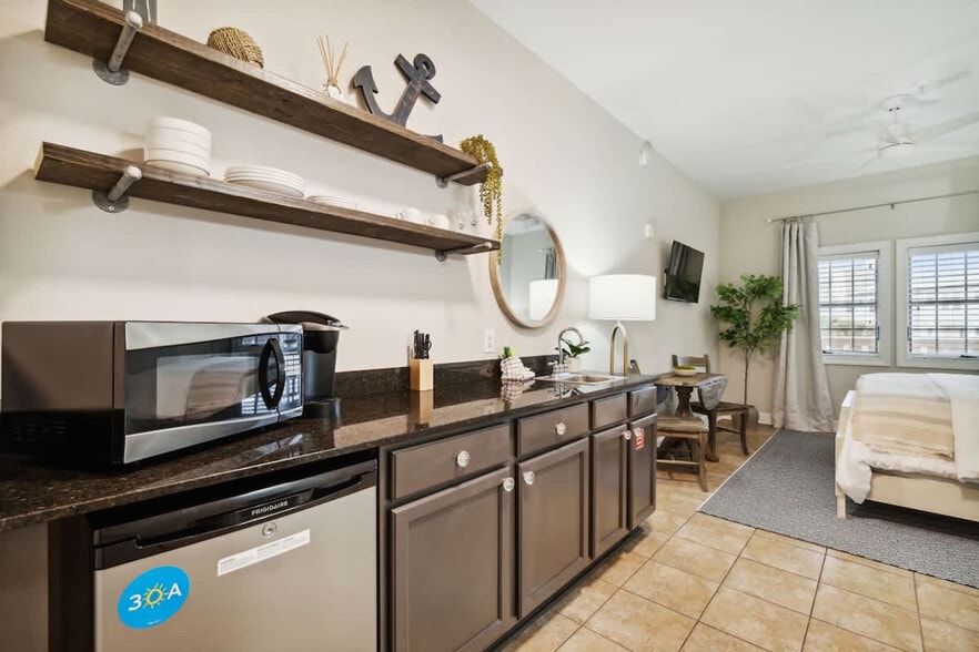 Building Photo - 10343 E County Hwy 30A