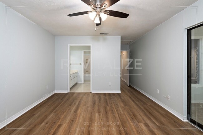 Building Photo - Beautifully Updated 3-Bedroom Home with Granite Kitchen & Sunroom Retreat!