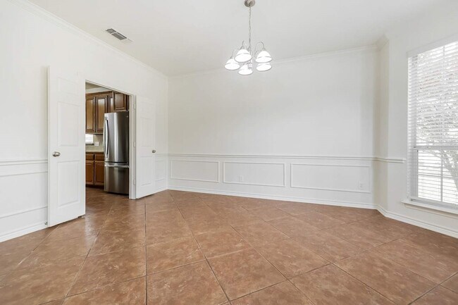 Building Photo - 8518 Sports Haven Dr