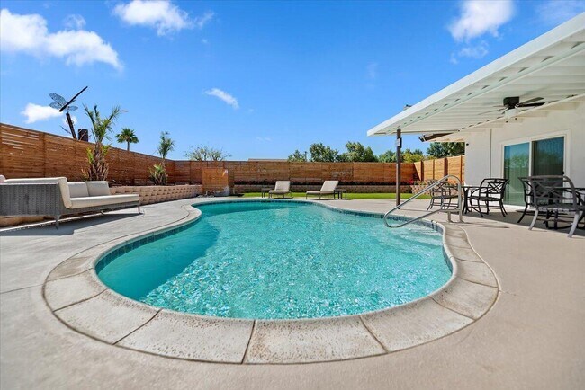 Building Photo - 32300 Shadow Mountain Ln
