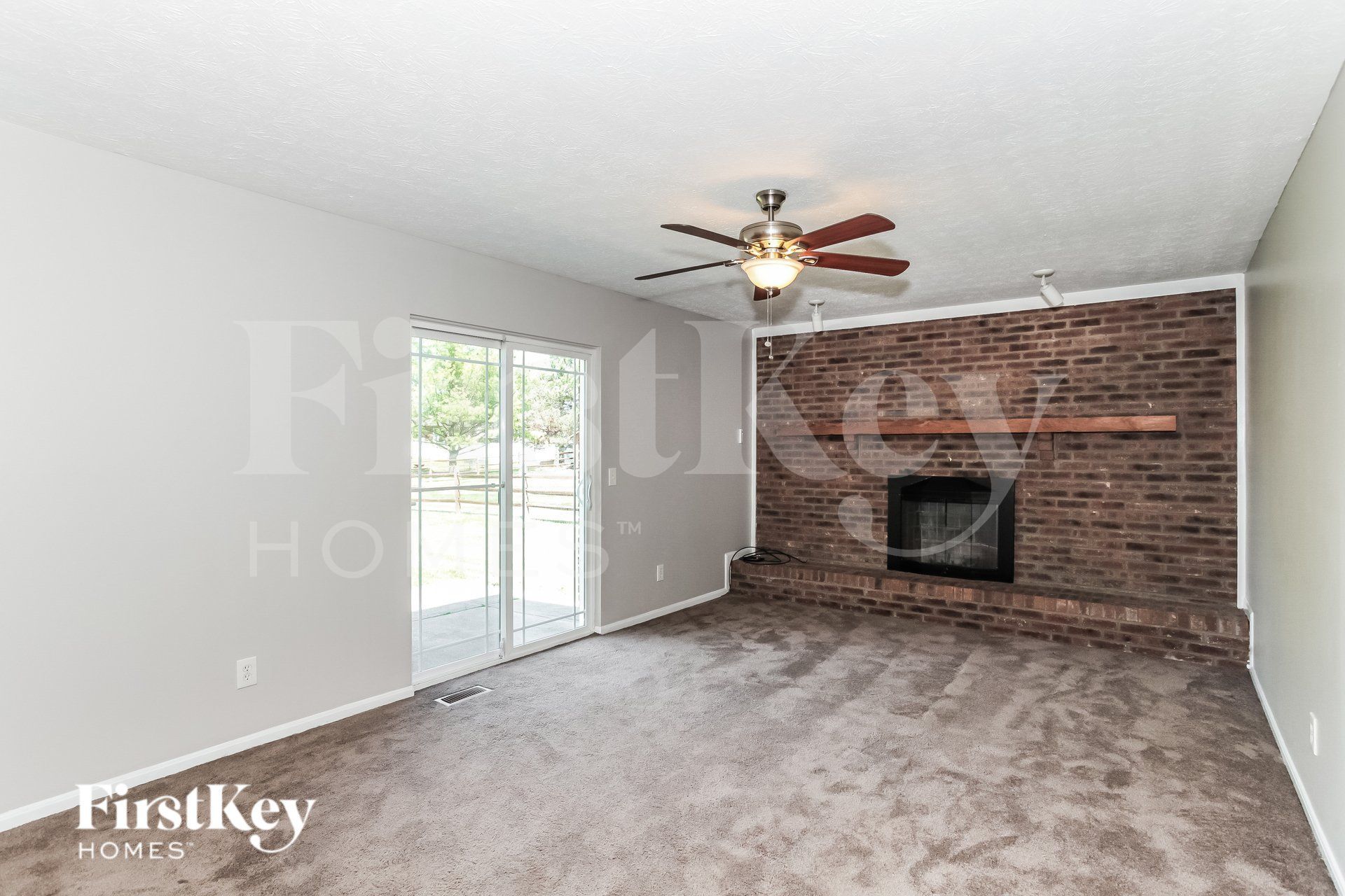 Building Photo - 3938 Schroeder Dr