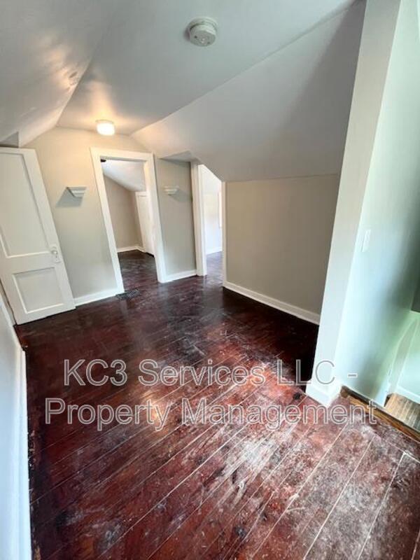 Building Photo - 5842 Euclid Ave E