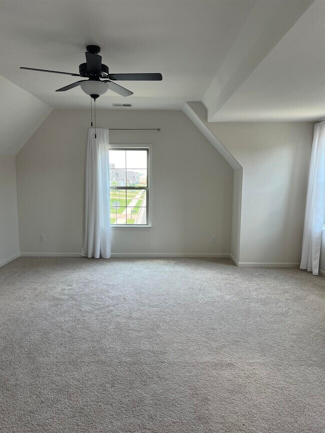Building Photo - 9746 Woodland Fox Ln N