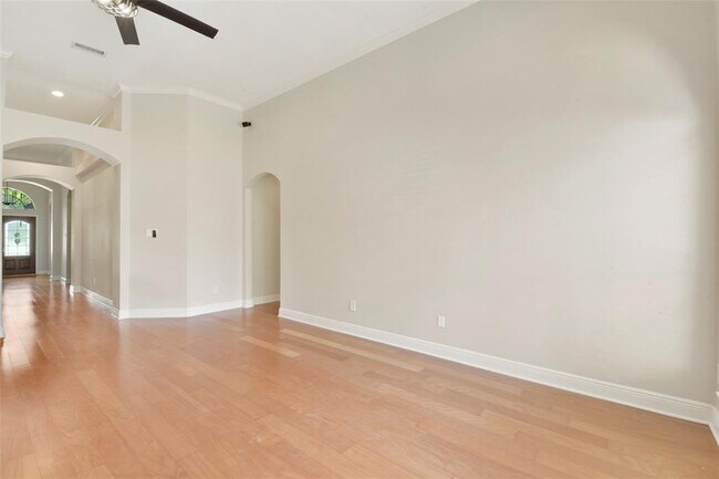 Building Photo - 4002 N Barnett Way