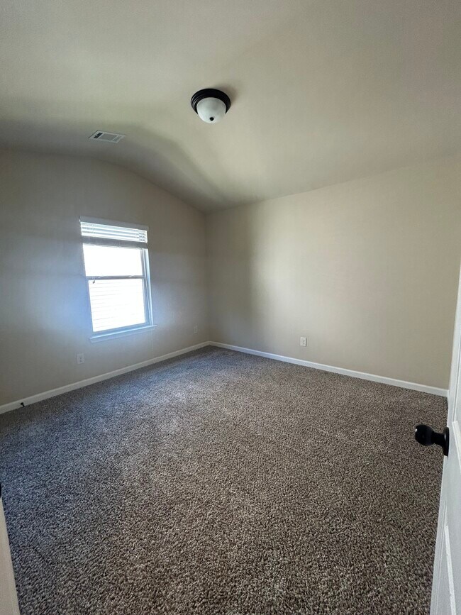 Building Photo - 5716 Westin Cir