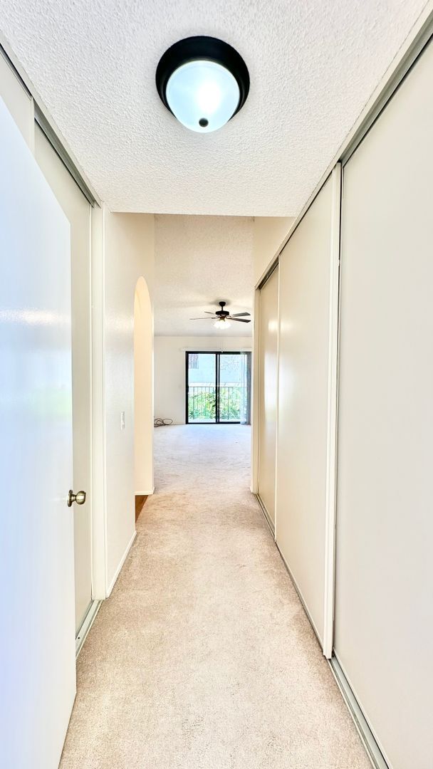 Building Photo - Beautiful, End Unit Condo, in the Very Des...