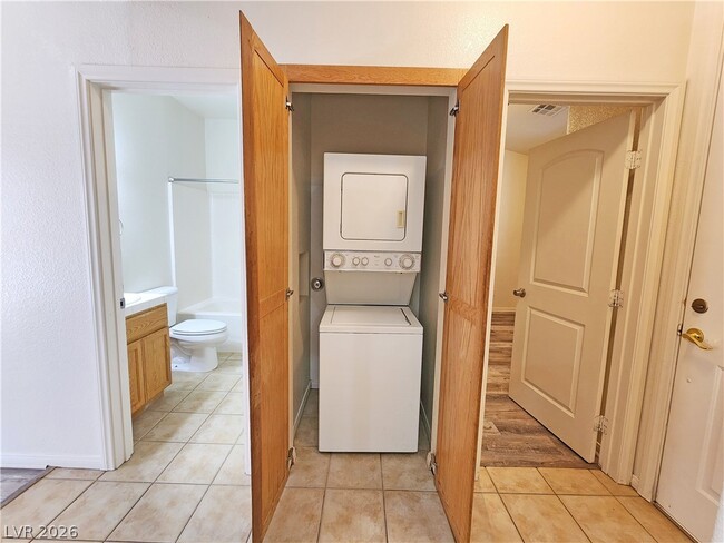 Building Photo - 1041 Marne Ct