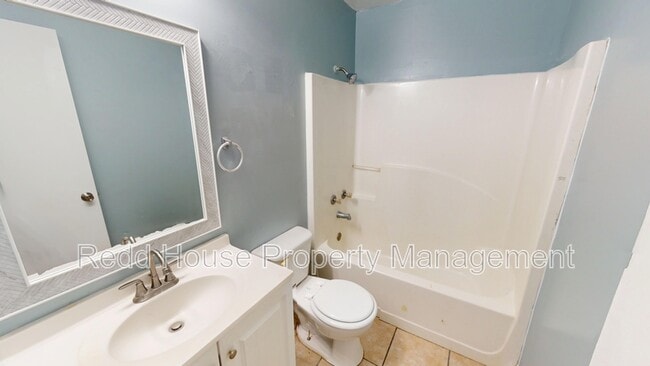 Building Photo - 119 Nann St