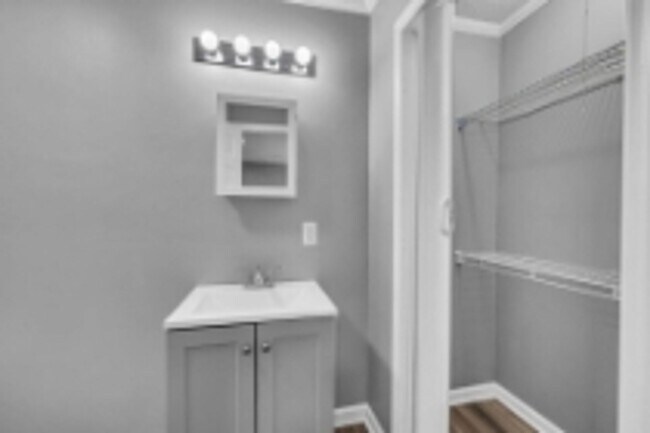Building Photo - Beautiful update home in East Ridge