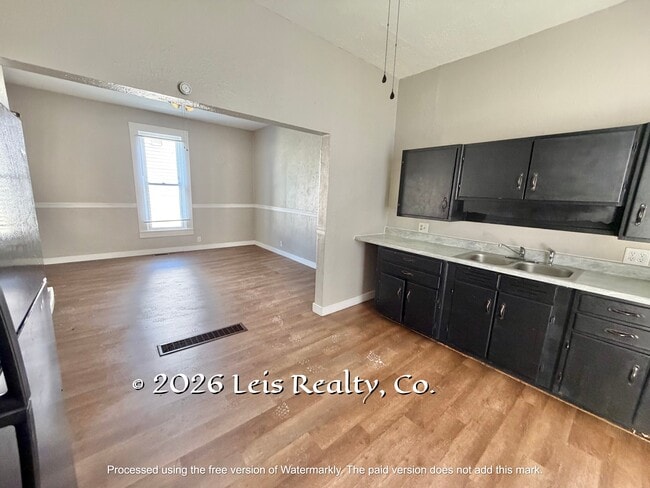 Building Photo - 409 Riffle Ave