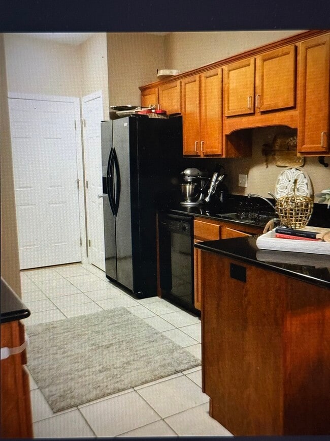 Building Photo - 11217 North Oakwood Drive