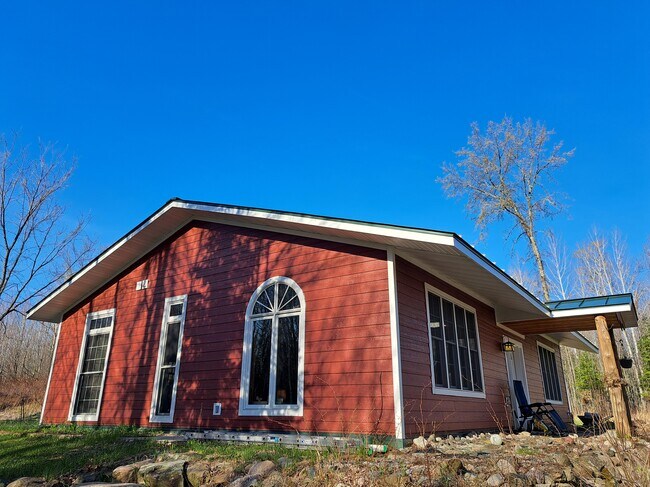 Building Photo - 9374 Alango Rd