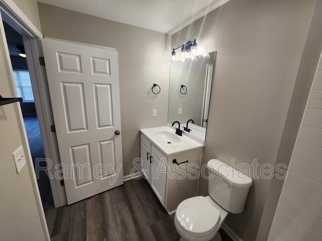 Building Photo - 515 S 20th St