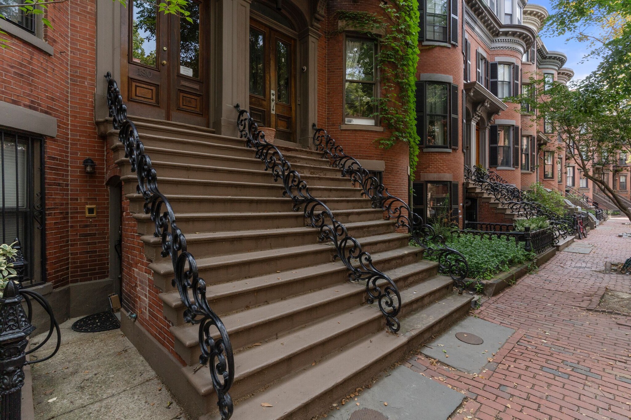 Building Photo - 182 W Brookline St