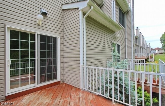 Building Photo - 173 Raymound Blvd