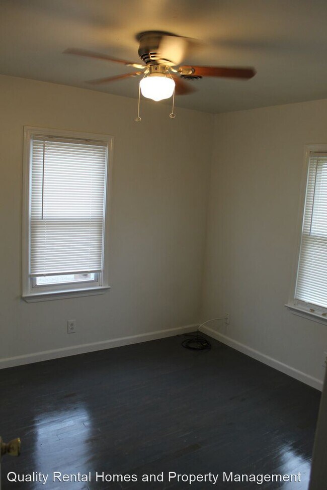 Building Photo - 2 br, 1 bath House - 1230 E Hemphill Rd