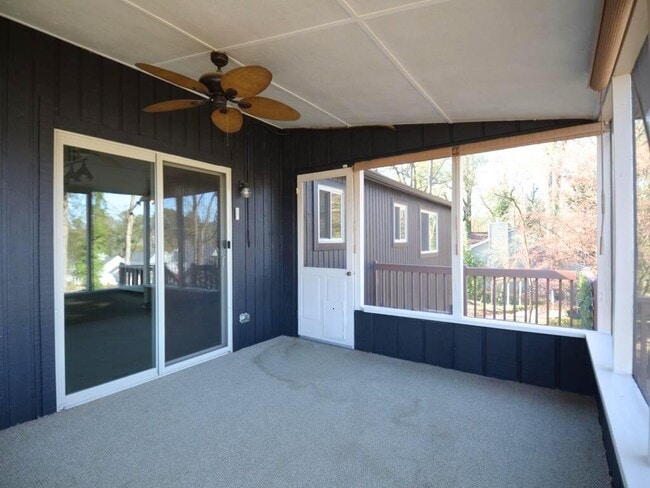 Building Photo - 1179 Justice Dr