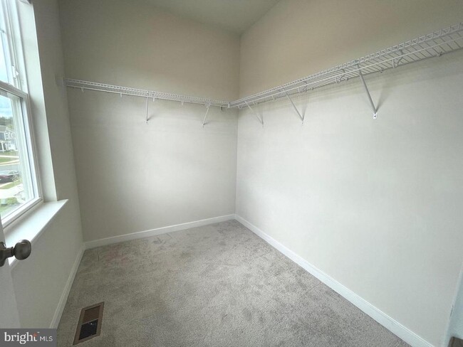 Building Photo - 2328 Hawkshill Dr