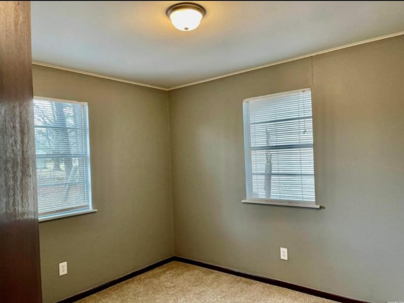 Building Photo - 309 E 12th St