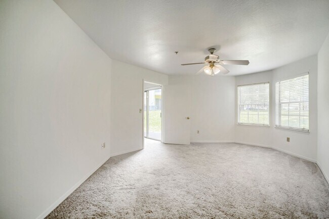 Building Photo - 7270 Westpointe Blvd