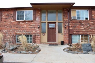 Building Photo - Spacious 2-Bedroom, 1-Bathroom Apartment in a Quiet Longmont 4-Plex! Available NOW!