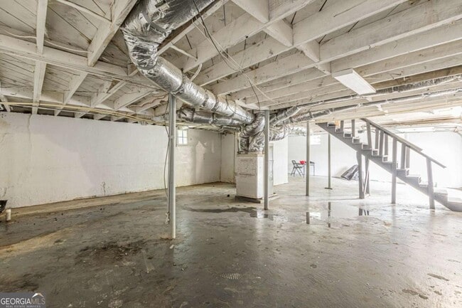 Building Photo - 350 Brooks Ave SW