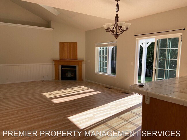 Building Photo - 3 br, 2 bath House - 2272 33rd Street