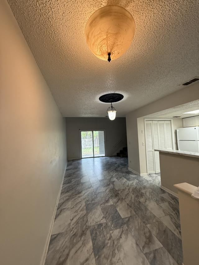 Building Photo - 2 bedroom in Jacksonville FL 32210