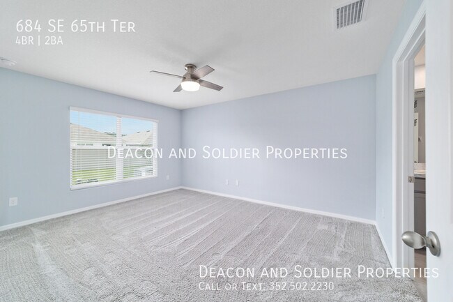 Building Photo - 684 SE 65th Terrace