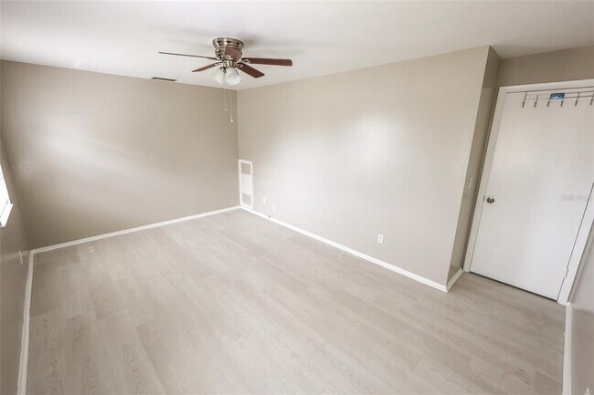 Building Photo - 1423 Maple St SW