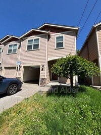 Building Photo - 347 Norway St NE