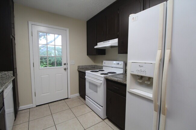 Building Photo - Bay Meadows 3BR Home Near NAS Pensacola with Granite Kitchen & Fenced Backyard