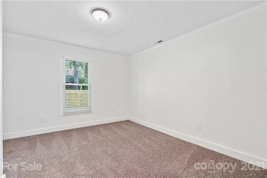 Room 2 - 505 Green St