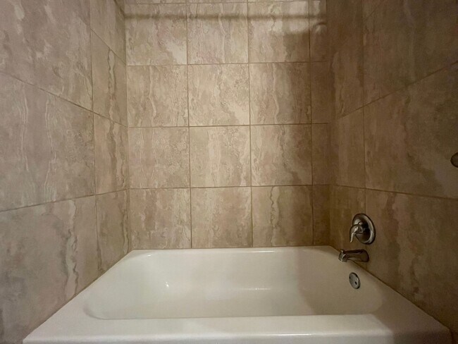 Building Photo - Townhome for rent