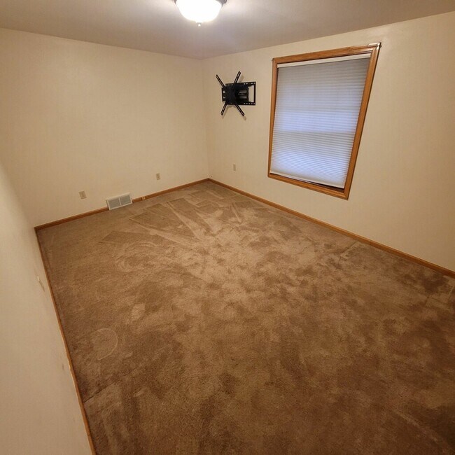 Building Photo - 215 N 12th St