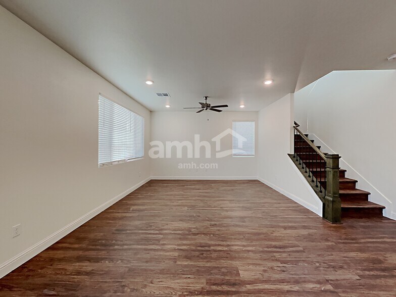 Building Photo - 715 Terrain Star Ave